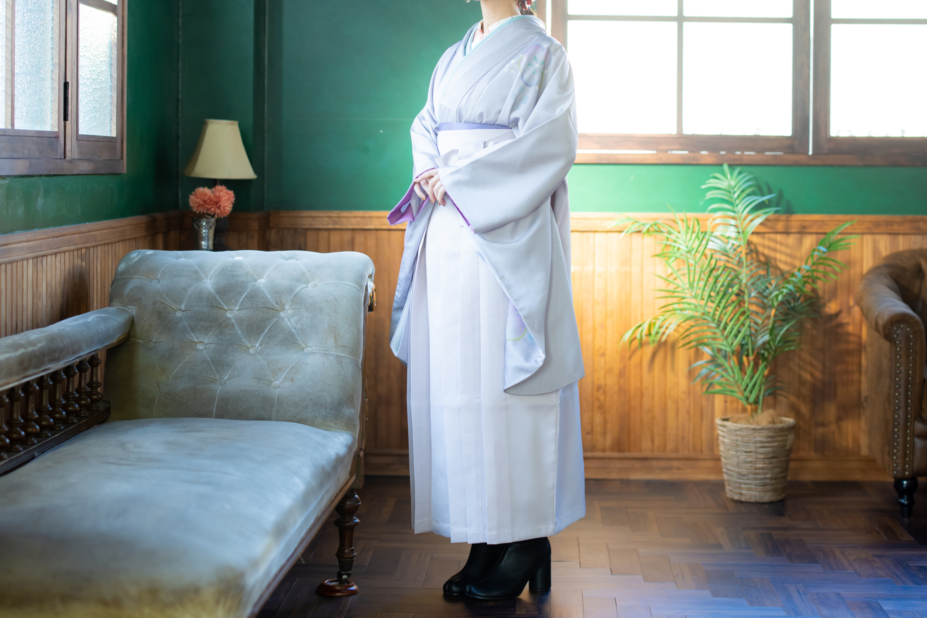 袴を着ている女性